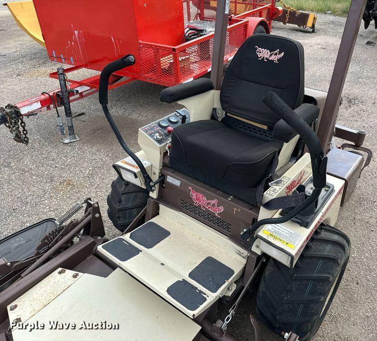 image for item MV9165 2009 Grasshopper  725DT ZTR lawn mower