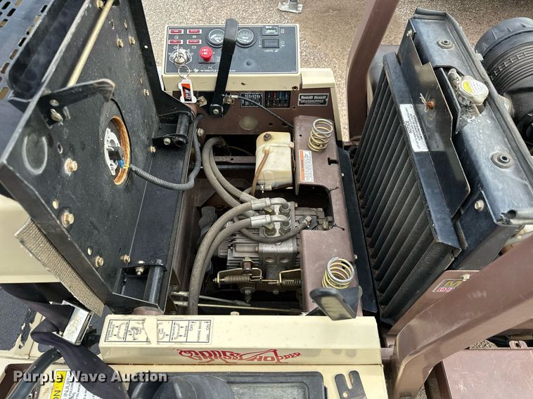 image for item MV9165 2009 Grasshopper  725DT ZTR lawn mower