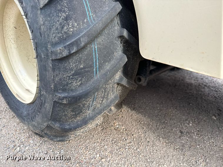 image for item MV9165 2009 Grasshopper  725DT ZTR lawn mower