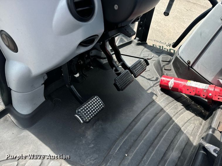 image for item MV9167 2009 New Holland T6020 tractor