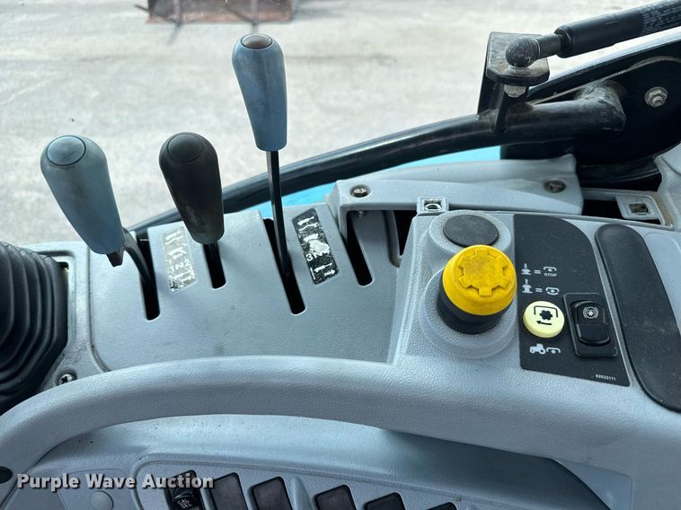 image for item MV9167 2009 New Holland T6020 tractor