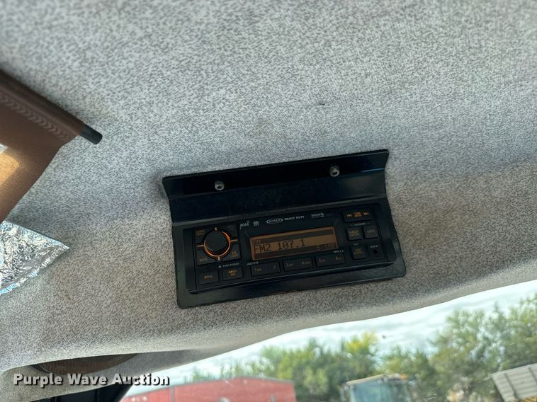 image for item MV9167 2009 New Holland T6020 tractor