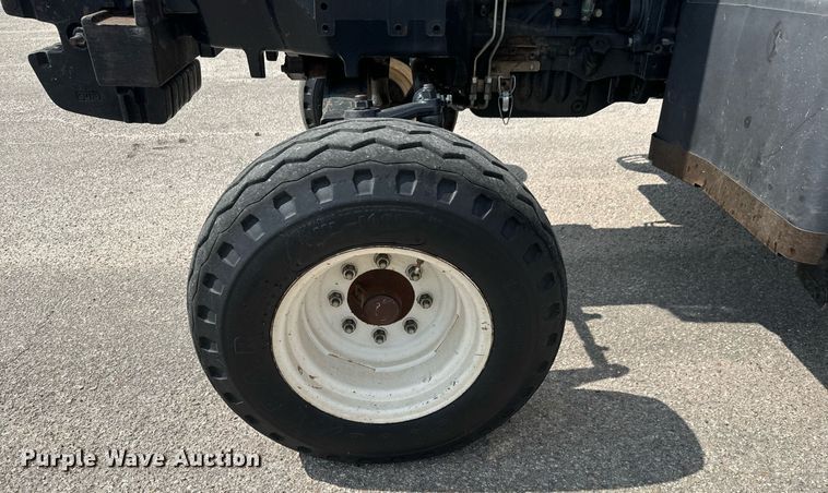 image for item MV9167 2009 New Holland T6020 tractor