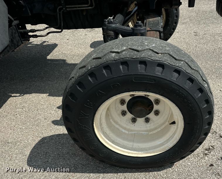 image for item MV9167 2009 New Holland T6020 tractor