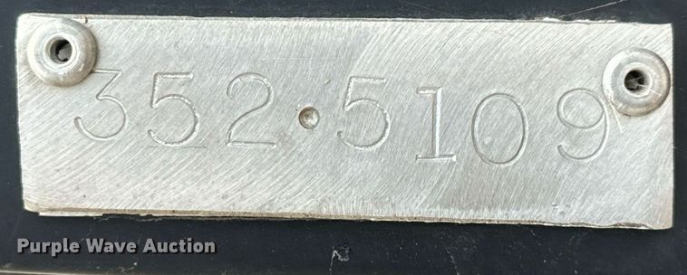 image for item MV9167 2009 New Holland T6020 tractor