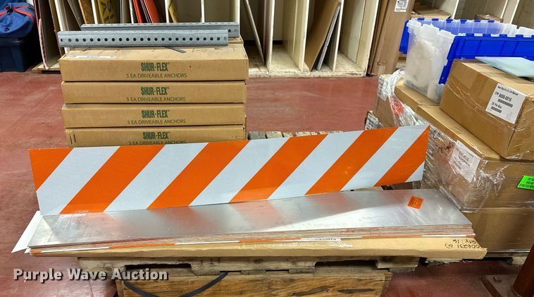 image for item NJ9322 Barricade signs