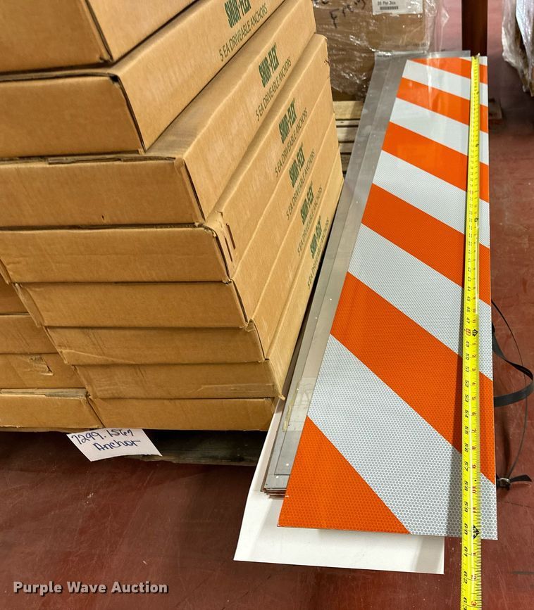 image for item NJ9322 Barricade signs