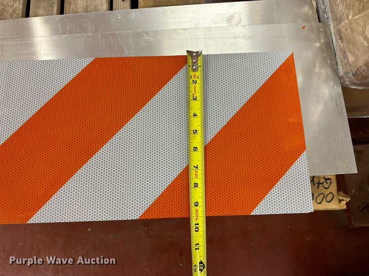 image for item NJ9322 Barricade signs