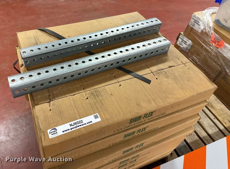 image for item NJ9322 Barricade signs