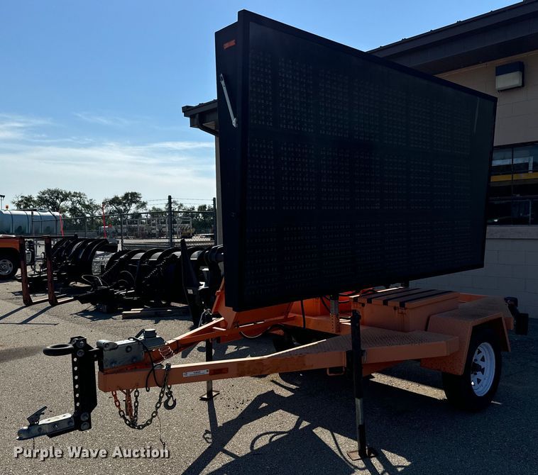 image for item NJ9329 2008 Ver-Mac PCMS-1210 message board trailer