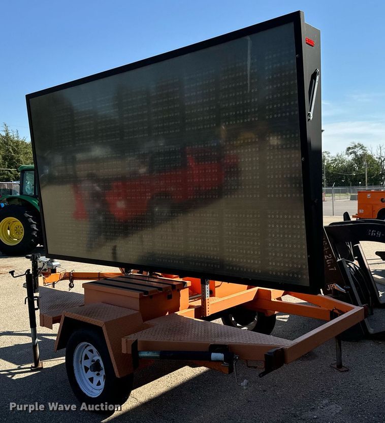 image for item NJ9329 2008 Ver-Mac PCMS-1210 message board trailer