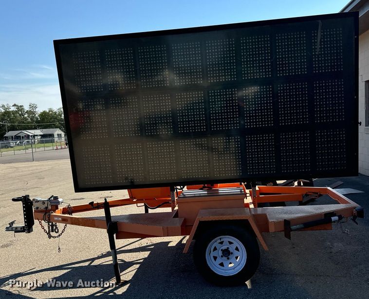 image for item NJ9329 2008 Ver-Mac PCMS-1210 message board trailer