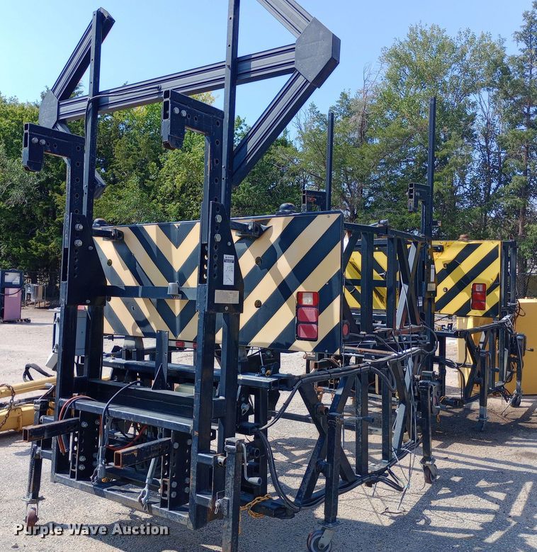 image for item NY9536 2004 Trinity  TMA 9181 crash attenuator 