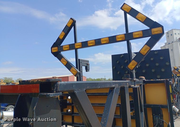 image for item NY9536 2004 Trinity  TMA 9181 crash attenuator 