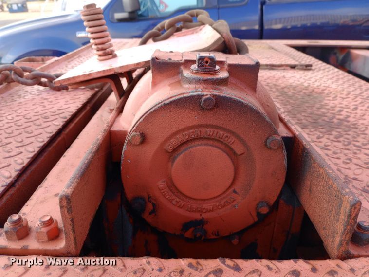 image for item NY9542 1994 Landoll tilt deck equipment trailer