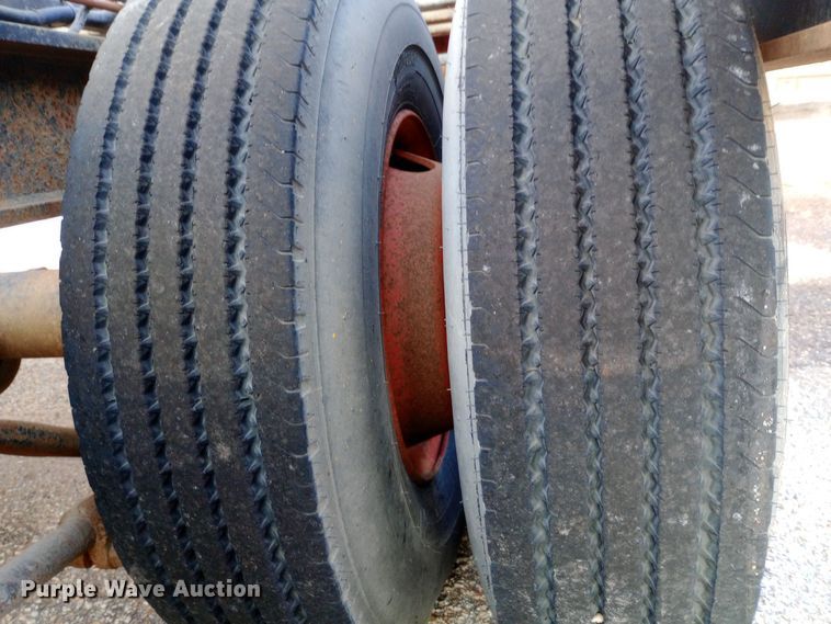 image for item NY9542 1994 Landoll tilt deck equipment trailer