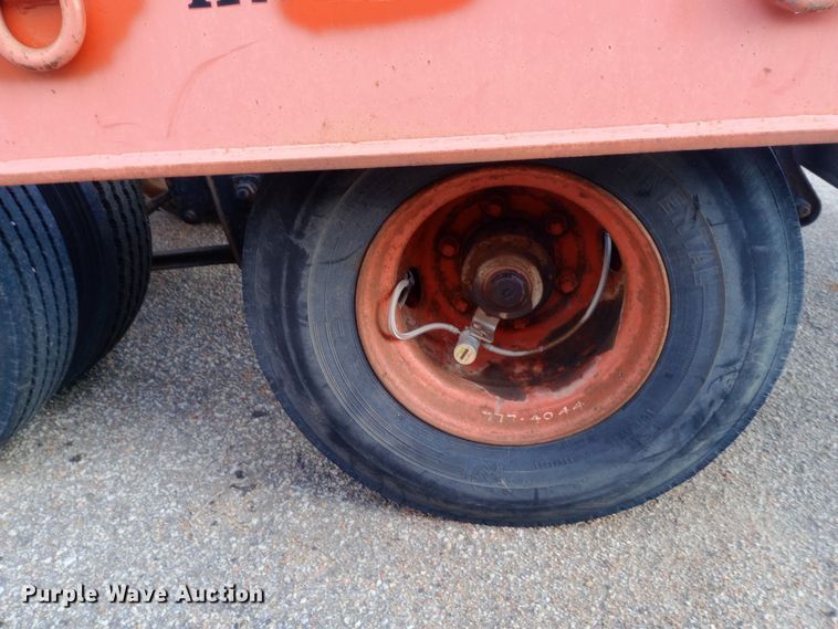 image for item NY9542 1994 Landoll tilt deck equipment trailer