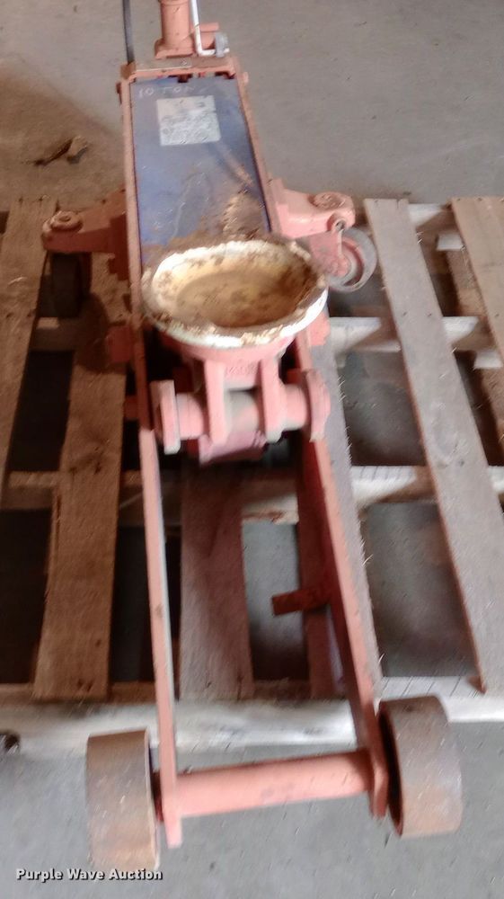 image for item NY9544 Norco 71100A floor jack