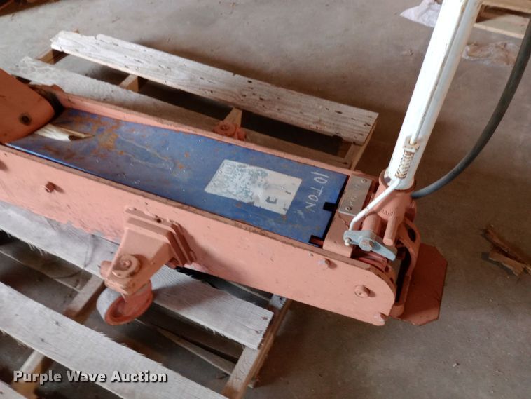 image for item NY9544 Norco 71100A floor jack