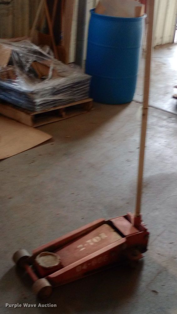 image for item NY9546 Floor jack