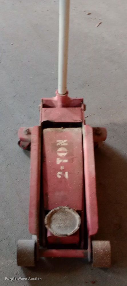 image for item NY9546 Floor jack