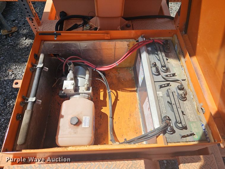 image for item OJ9531 2007 Ver-Mac 1210 message board trailer