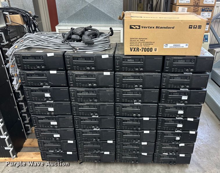image for item OM9693 (33) Vertex VXR-7000UD radios