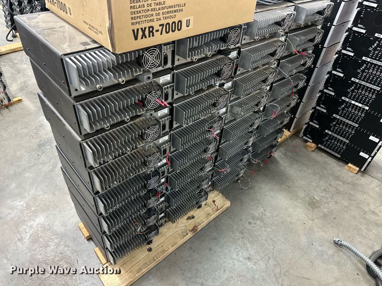 image for item OM9693 (33) Vertex VXR-7000UD radios
