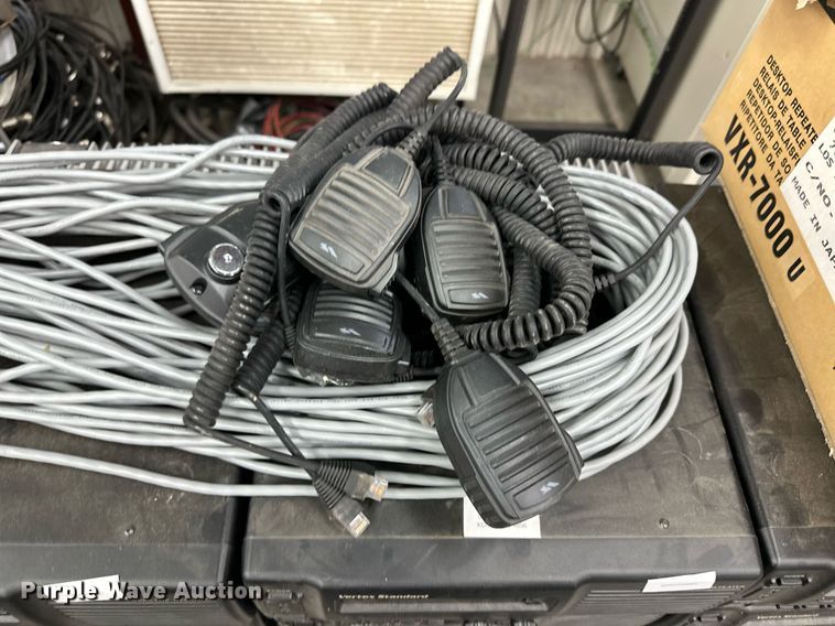 image for item OM9693 (33) Vertex VXR-7000UD radios