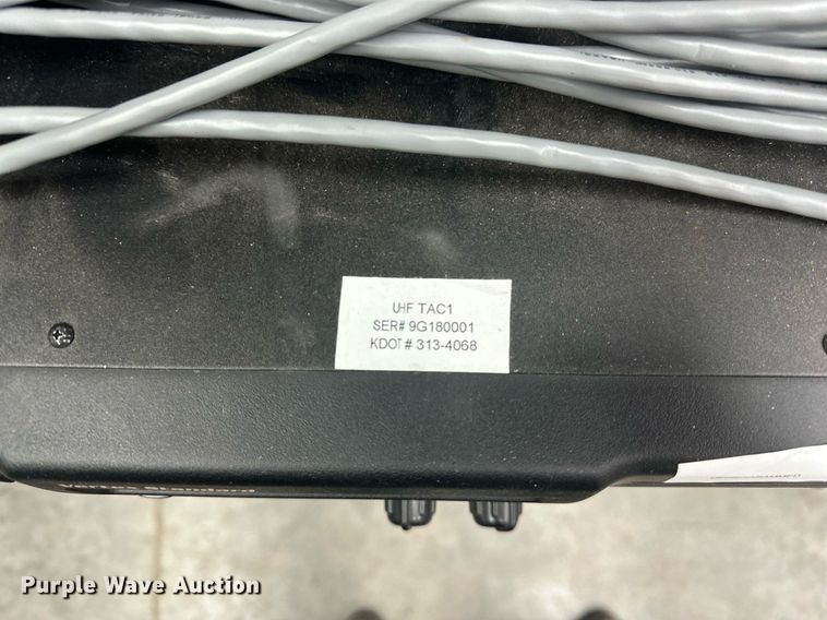 image for item OM9693 (33) Vertex VXR-7000UD radios