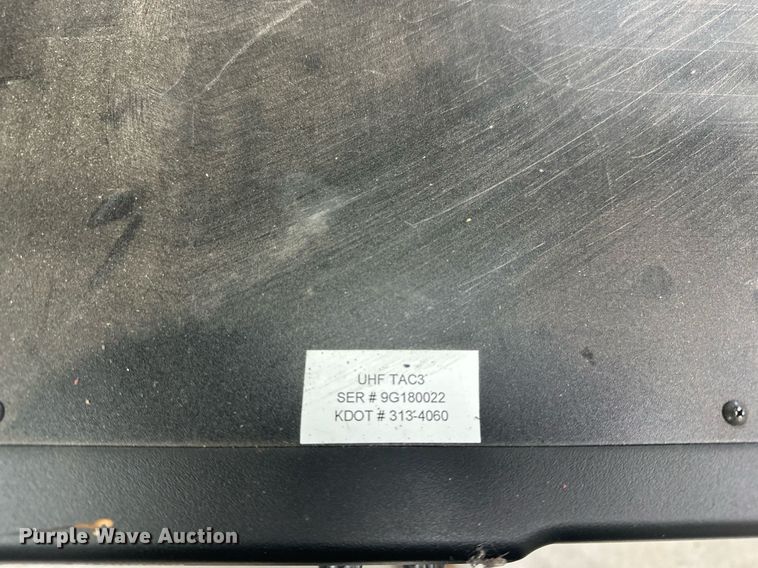 image for item OM9693 (33) Vertex VXR-7000UD radios