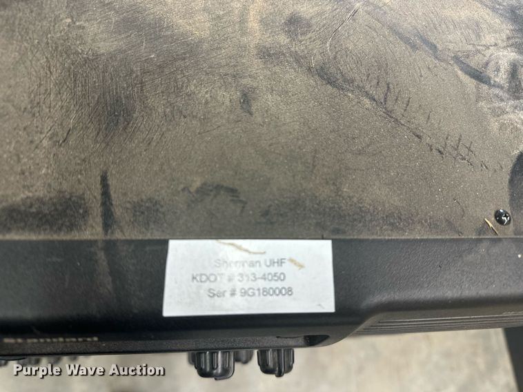 image for item OM9693 (33) Vertex VXR-7000UD radios