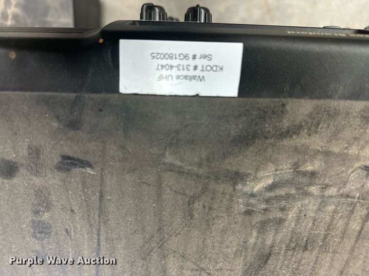 image for item OM9693 (33) Vertex VXR-7000UD radios