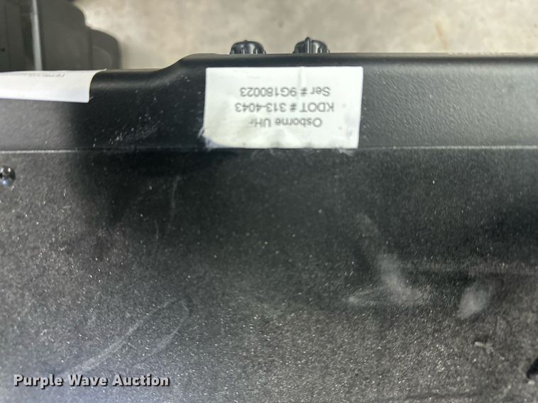 image for item OM9693 (33) Vertex VXR-7000UD radios