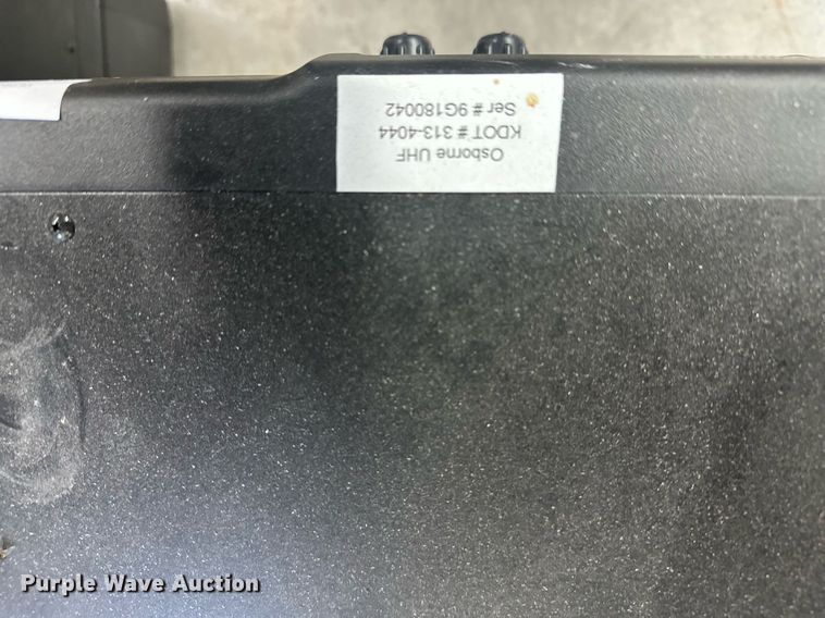 image for item OM9693 (33) Vertex VXR-7000UD radios