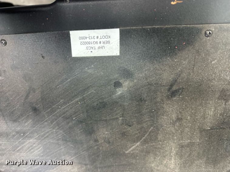 image for item OM9693 (33) Vertex VXR-7000UD radios