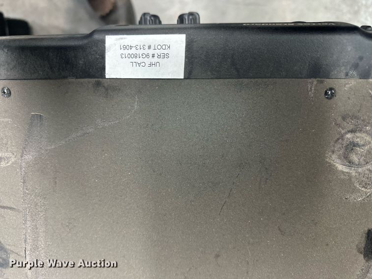 image for item OM9693 (33) Vertex VXR-7000UD radios