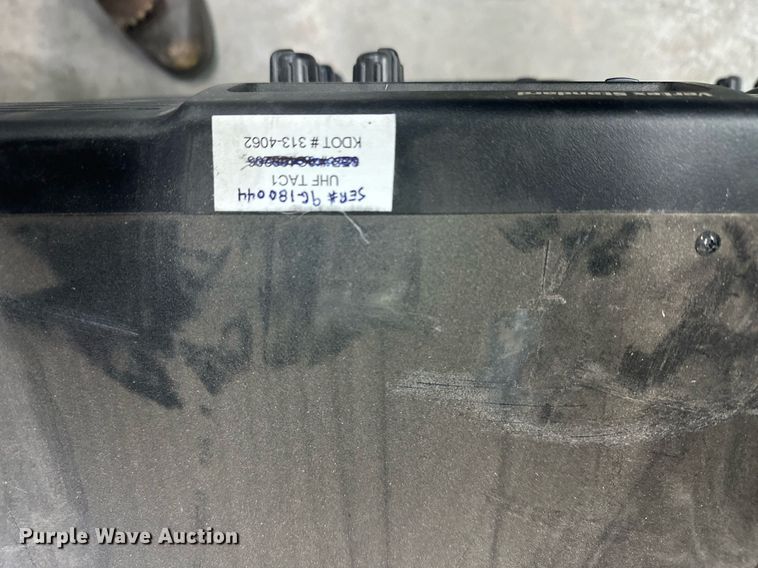 image for item OM9693 (33) Vertex VXR-7000UD radios