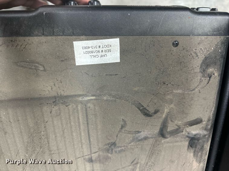 image for item OM9693 (33) Vertex VXR-7000UD radios