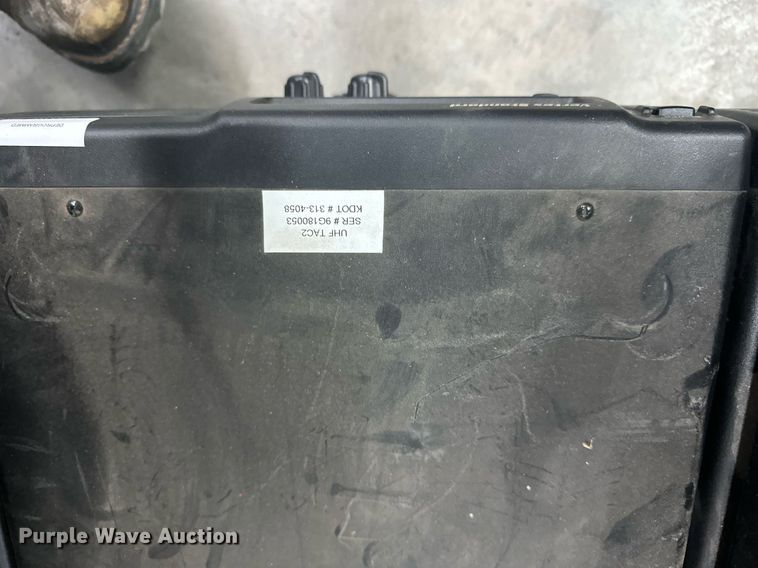 image for item OM9693 (33) Vertex VXR-7000UD radios