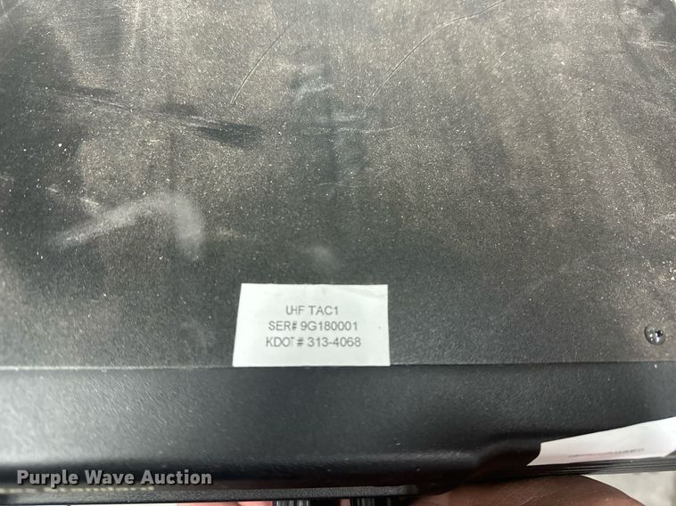 image for item OM9693 (33) Vertex VXR-7000UD radios