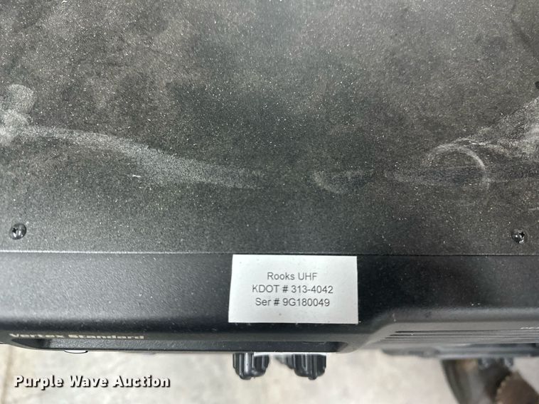 image for item OM9693 (33) Vertex VXR-7000UD radios