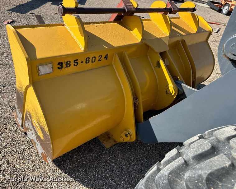 image for item OM9700 2005 John Deere 444J wheel loader