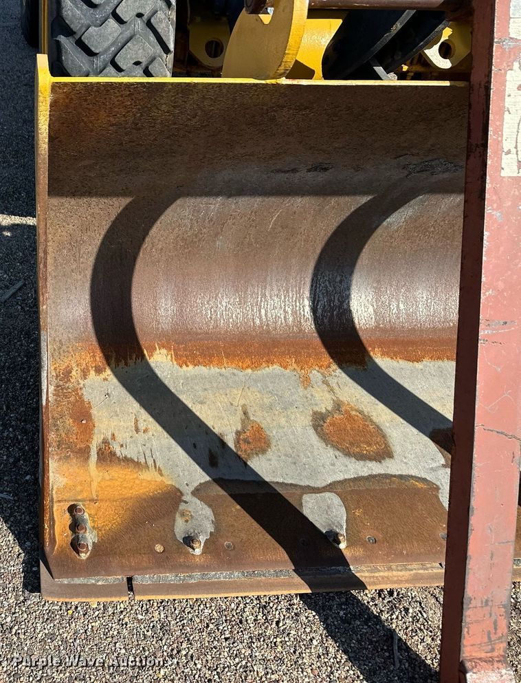 image for item OM9700 2005 John Deere 444J wheel loader