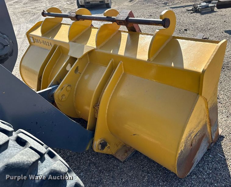 image for item OM9700 2005 John Deere 444J wheel loader