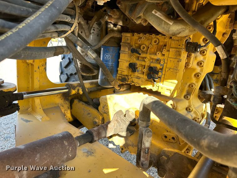 image for item OM9700 2005 John Deere 444J wheel loader