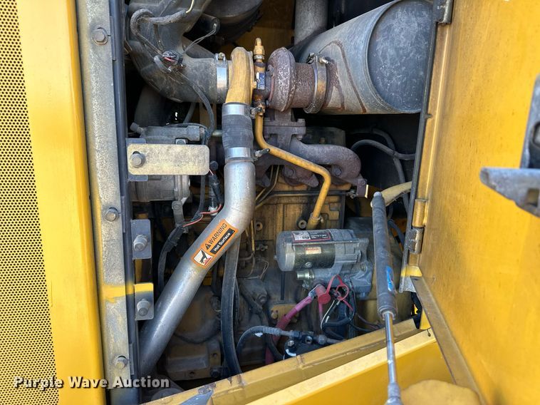 image for item OM9700 2005 John Deere 444J wheel loader