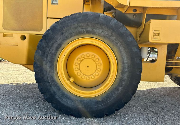 image for item OM9700 2005 John Deere 444J wheel loader