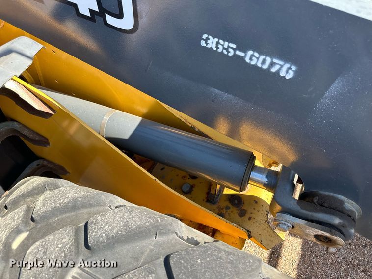 image for item OM9701 2006 John Deere 444J wheel loader