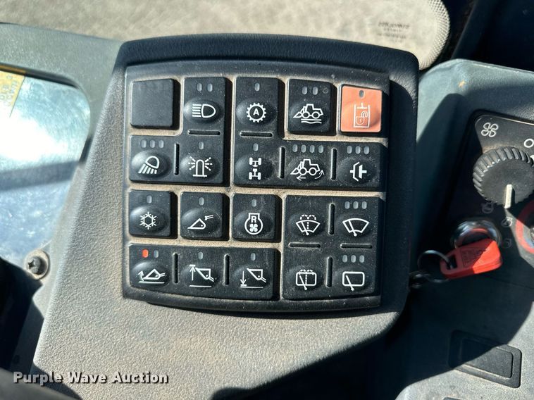 image for item OM9701 2006 John Deere 444J wheel loader